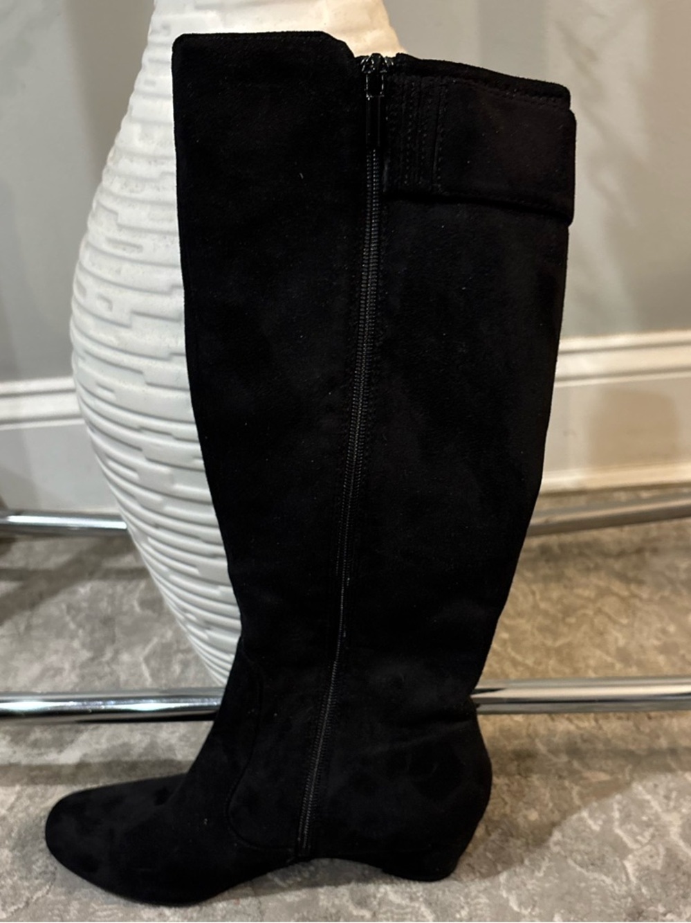 Impo stretch Gussy Black  Suede Boots with Side Zip under knee women’s size 6.5